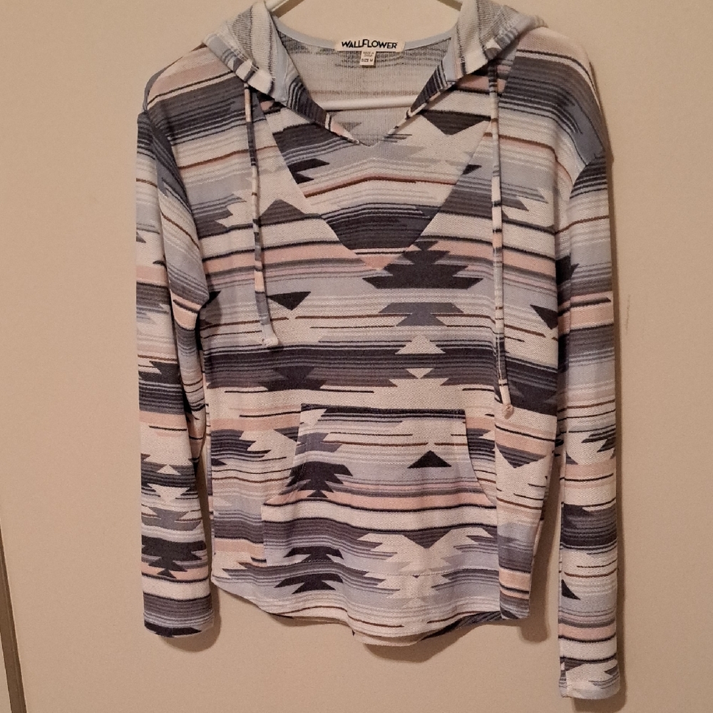 NWOT.  Wallflower Women's Blue and Gray Aztec Patterned Hoodie.        Size Med.